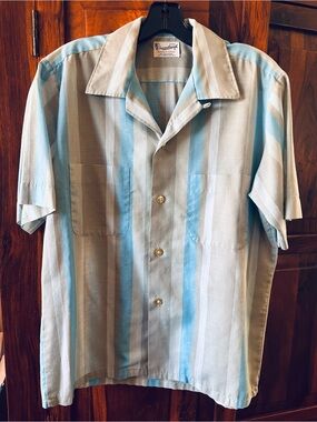 VINTAGE Cranbrook Classic Short-Sleeve Button-Down Shirt - Light Blue Stripe